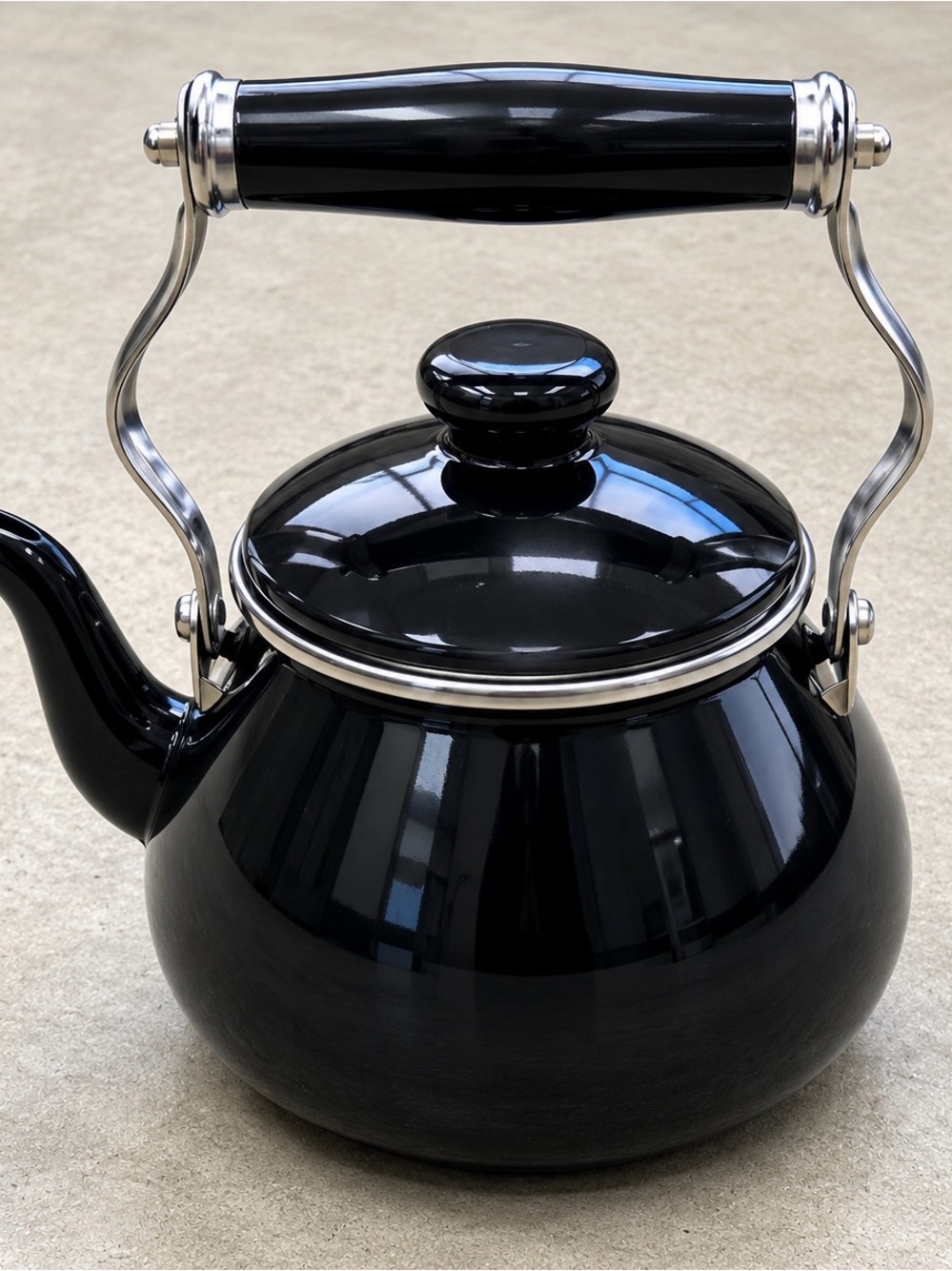 Vintage Black Enamel Tea Kettle Whistling Stove Top Pot Wood Handle 1.1 Qt